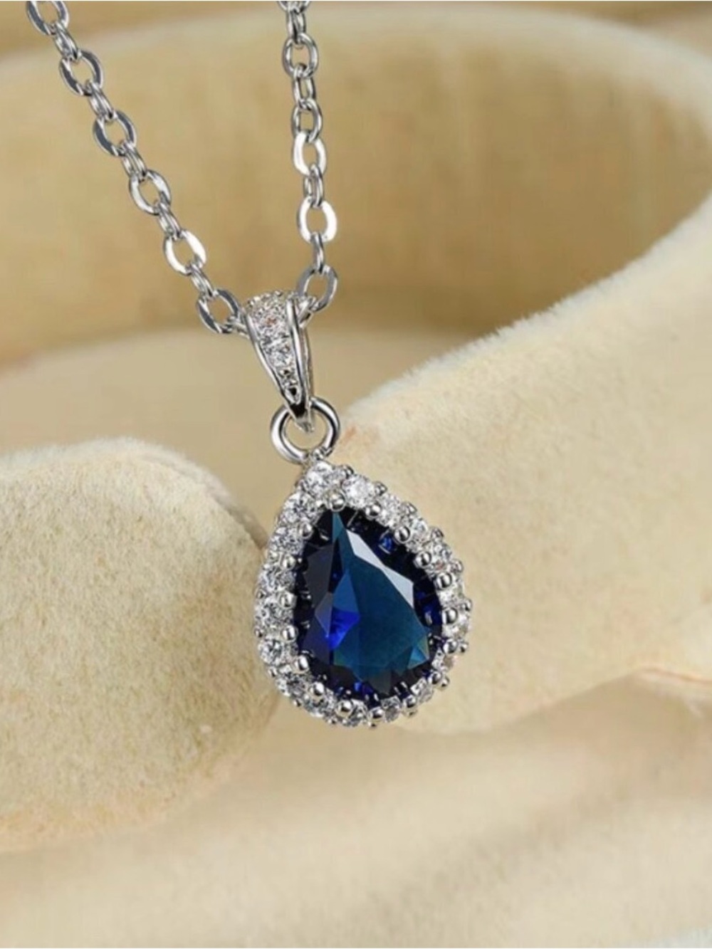 NEW 14k White Gold Blue Sapphire Diamond Necklace
Tear Drop Pear Cut Pendant